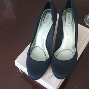 Black fabric pump NWOT